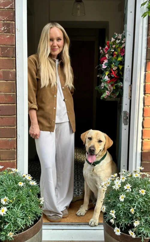 Samantha Tompkins, a Certified Coach and Animal Assisted therapist in Hertfordshire and Bedfordshire